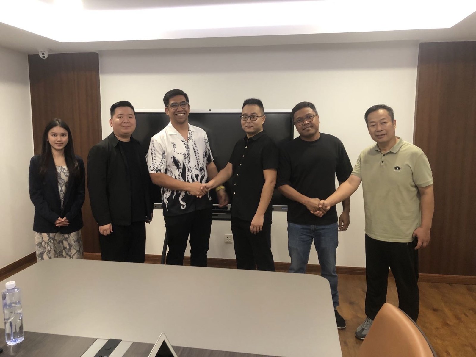 Group photo for the Malaysia bunkering and ship repair FDI project